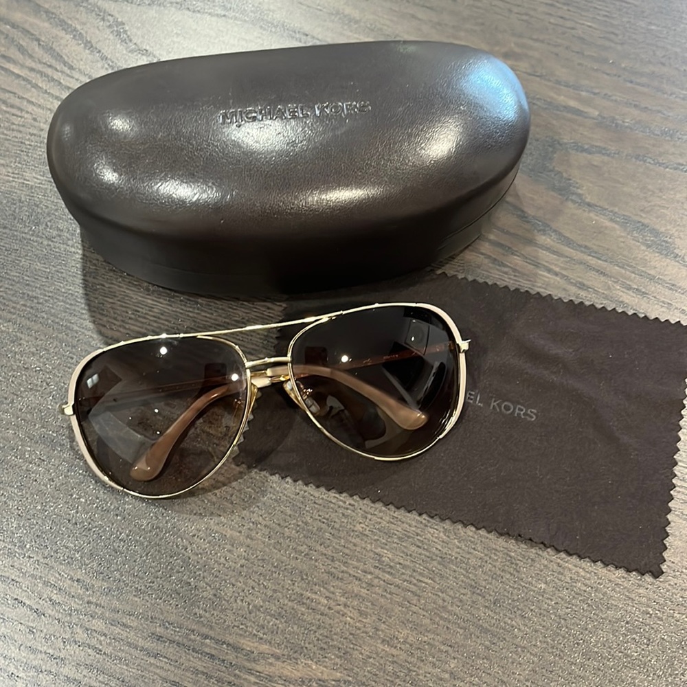 Michael kors sunglasses with case